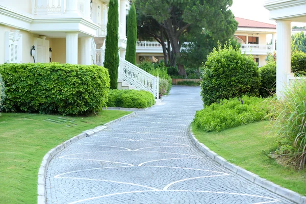 Prachtige landschapsarchitectuur in park — Stockfoto