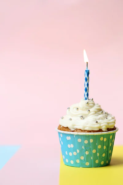 Delicioso aniversário cupcake — Fotografia de Stock