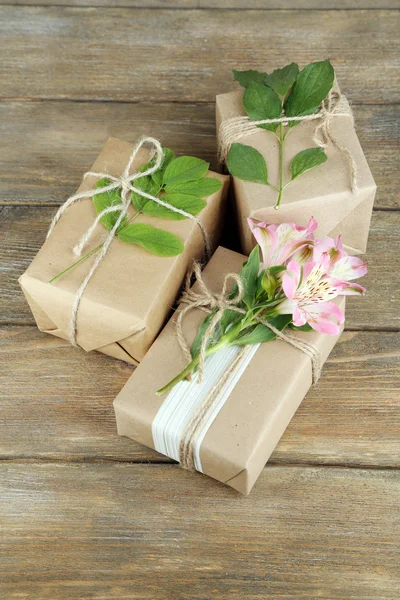 Cajas de regalo artesanales de estilo natural —  Fotos de Stock