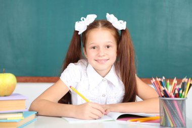 sevimli kız işyerinde