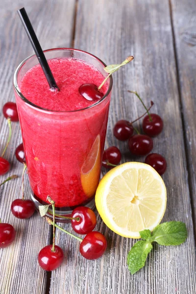 Fresh cold cherry cocktail — Stock Photo, Image