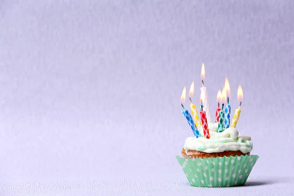 Heerlijke verjaardag cupcake — Stockfoto