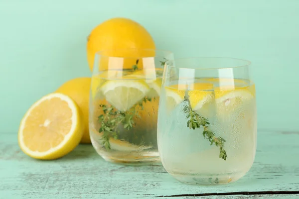 Tasty cool beverage with lemon — Stock Photo, Image