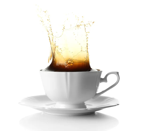 Kopje koffie met spatten, geïsoleerd op wit — Stockfoto