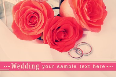 Alyans düğün buket üzerinde