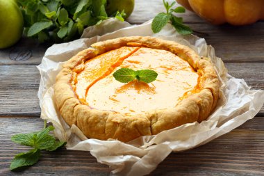 Ev yapımı balkabağı turtası.