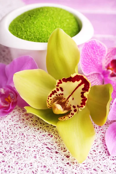 Тропические орхидеи — стоковое фото