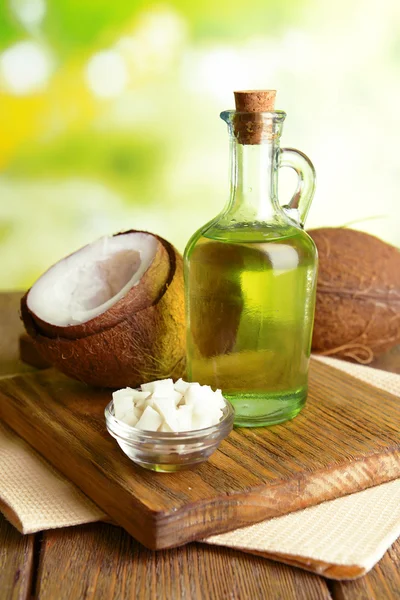 Olio di cocco sul tavolo — Foto Stock