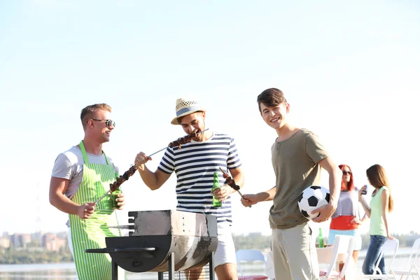 Friends having barbecue party — Stock Photo, Image