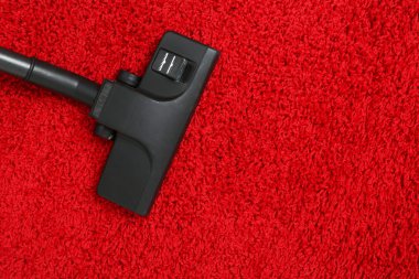 Halıyı düzenli elektrikli süpürge