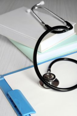 Kitaplar ile sağlık stetoskop