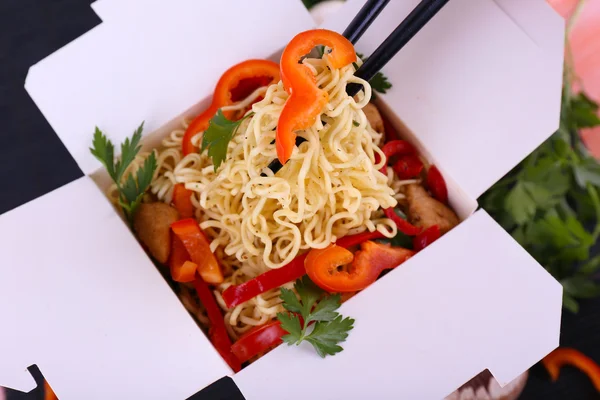 Chinese noodles in box — Stock Photo, Image
