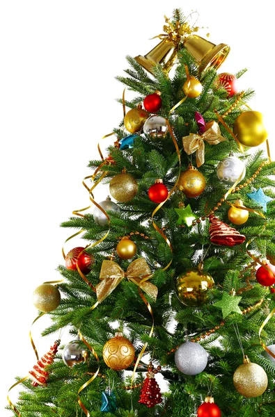 Gedecoreerde kerstboom geïsoleerd op wit — Stockfoto