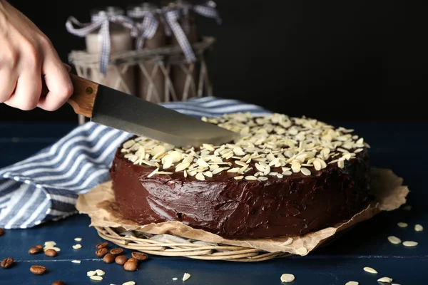 Schokoladenkuchen mit Mandeln — Stockfoto