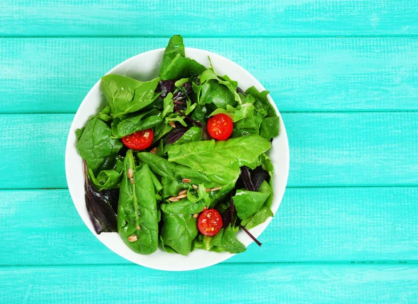 Taze yeşil salata. — Stok fotoğraf