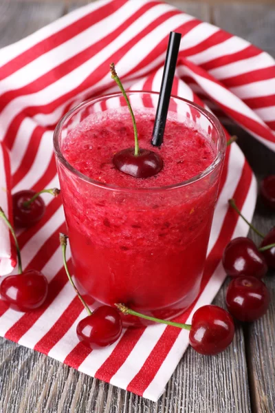 Fresh cold cherry cocktail with mint and lemon — Stock Photo, Image