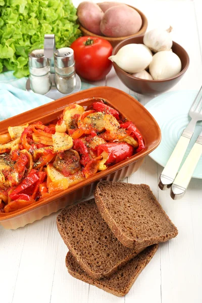 Plantaardige ragout op tafel, close-up — Stockfoto