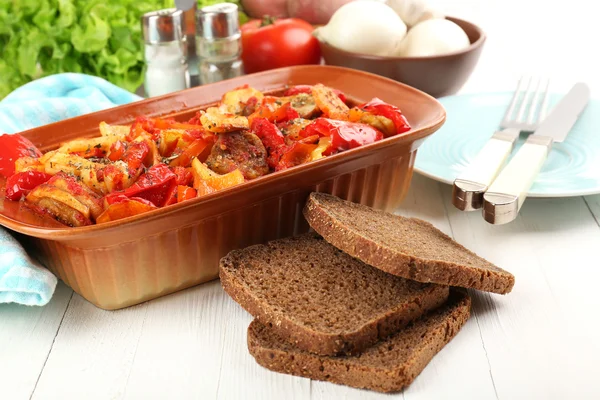 Plantaardige ragout op tafel, close-up — Stockfoto