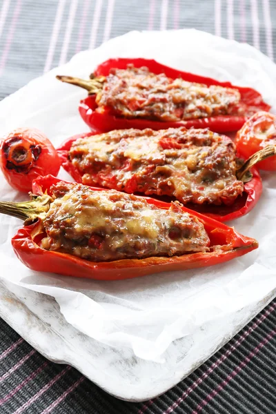 Pimiento relleno con carne y verduras —  Fotos de Stock