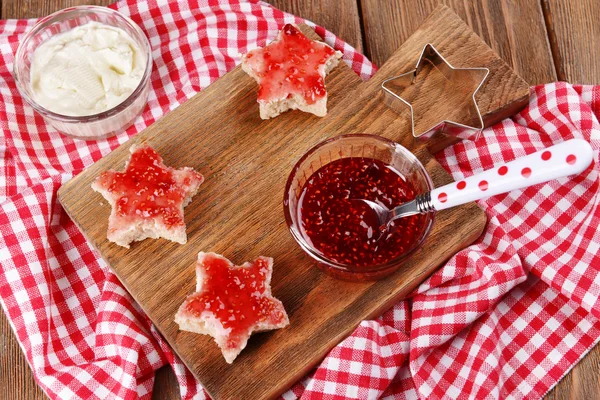 Cooking figured sandwiches — Stock Photo, Image