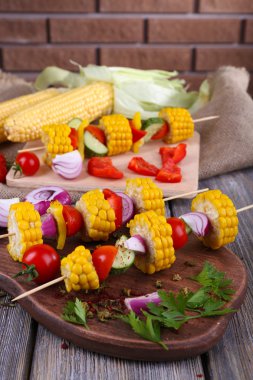 dilimlenmiş sebze alır