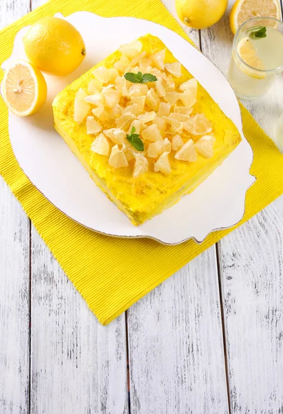 Tasty lemon cake — Stock Photo, Image