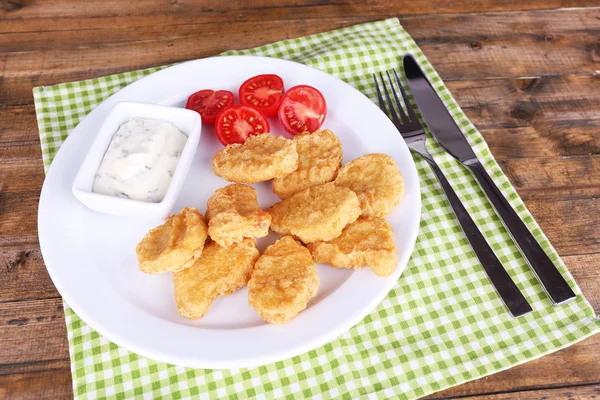 Kyckling nuggets med sås — Stockfoto