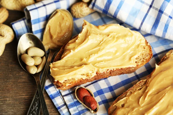 Čerstvé arašídové máslo — Stock fotografie