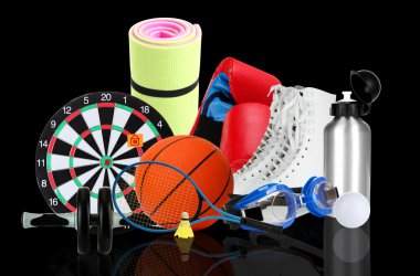 Siyah arka plan üzerine spor malzemeleri