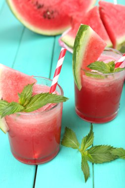 Karpuz masaya kokteyl