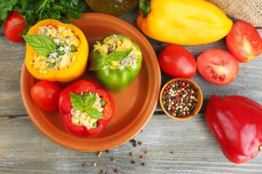 Biber dolması ile kompozisyon