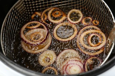 Fritöz, closeup soğan