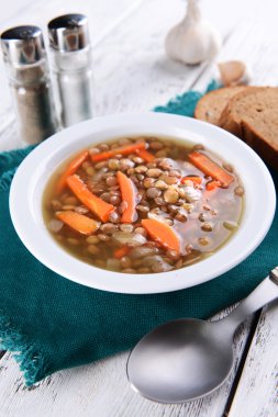 Lezzetli mercimek çorbası üzerinde tablo yakın çekim