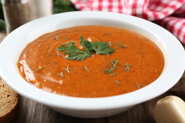 Tablo yakın çekim üzerinde krem lezzetli Mercimek çorba