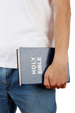 İncil tutan adam yakın