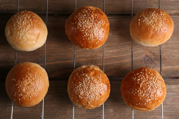 Deliciosos bollos con sésamo —  Fotos de Stock