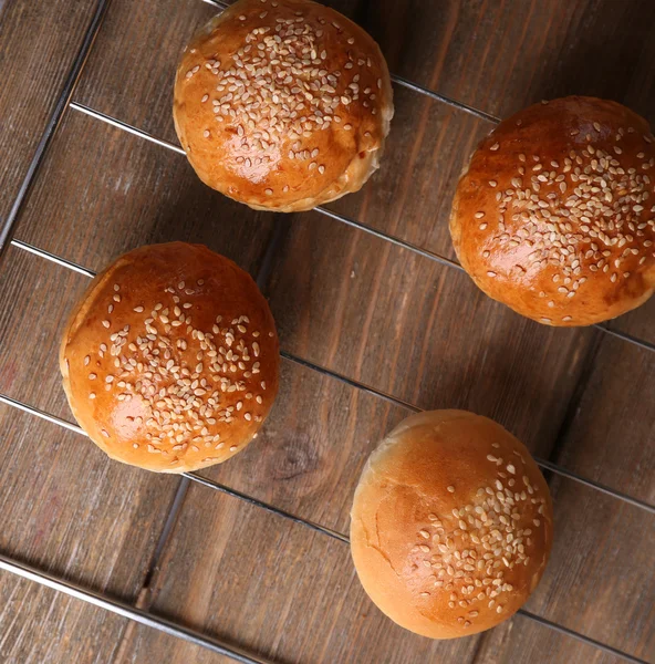 Deliciosos bollos con sésamo — Foto de Stock