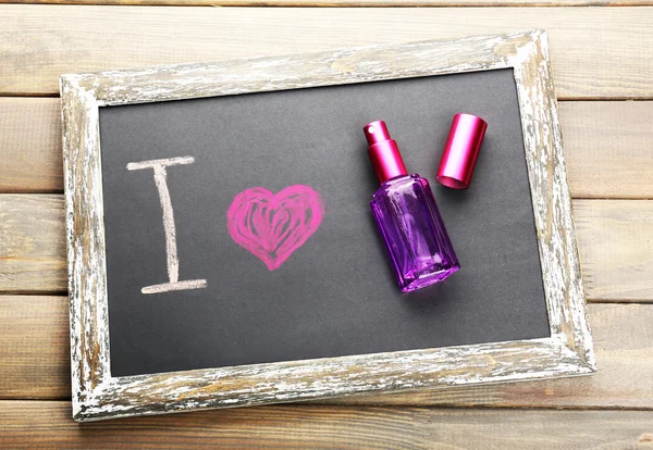 I love perfume written on chalkboard, close-up — Stock Photo, Image