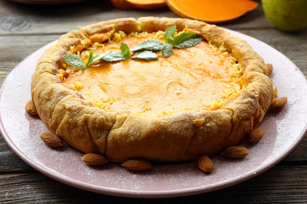 Homemade pumpkin pie — Stock Photo, Image