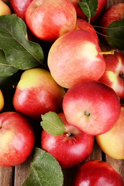 Ripe red apples — Stock Photo, Image