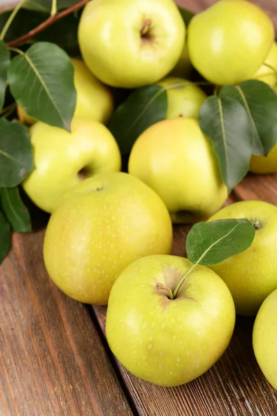 Rijp groene appels — Stockfoto