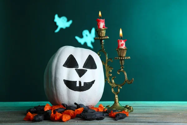 Calabaza y velas de Halloween — Foto de Stock