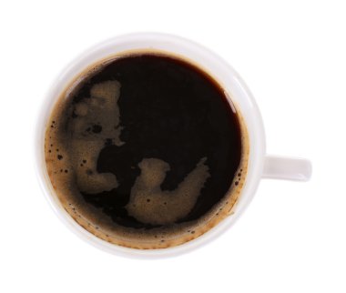 Beyaz üzerine izole edilmiş bir fincan kahve.