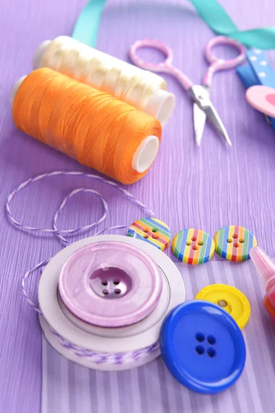 Scrapbooking zanaat malzemelerin parlak zemin üzerine