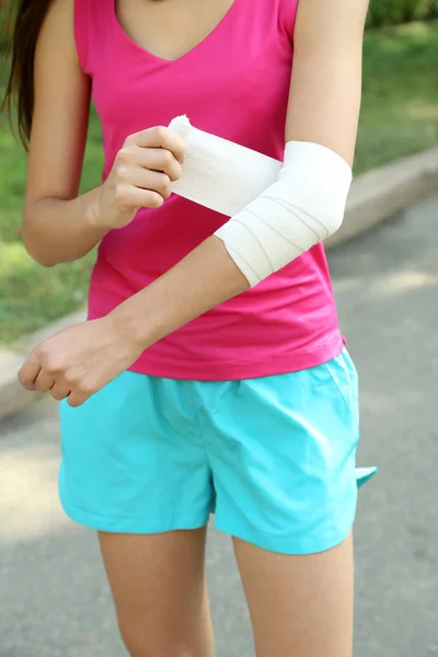 Sports injuries of girl — Stock Photo, Image