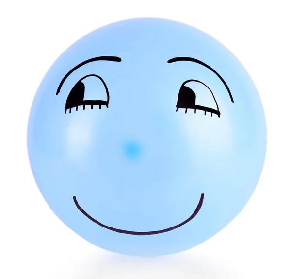 Забавное лицо нарисовано на воздушном шаре, изолированном на белом — стоковое фото