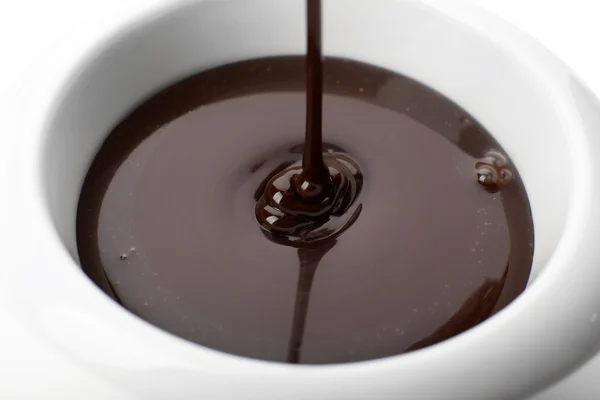 Fluxo de chocolate derretido, close-up — Fotografia de Stock