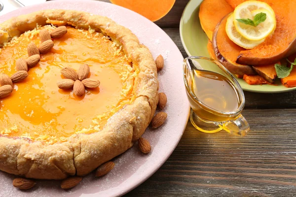 Homemade pumpkin pie — Stock Photo, Image