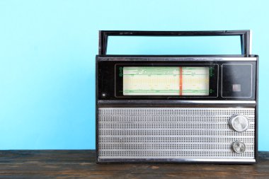 eski radyo seti