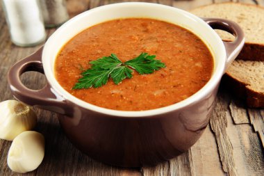 Lezzetli mercimek krem-çorbası